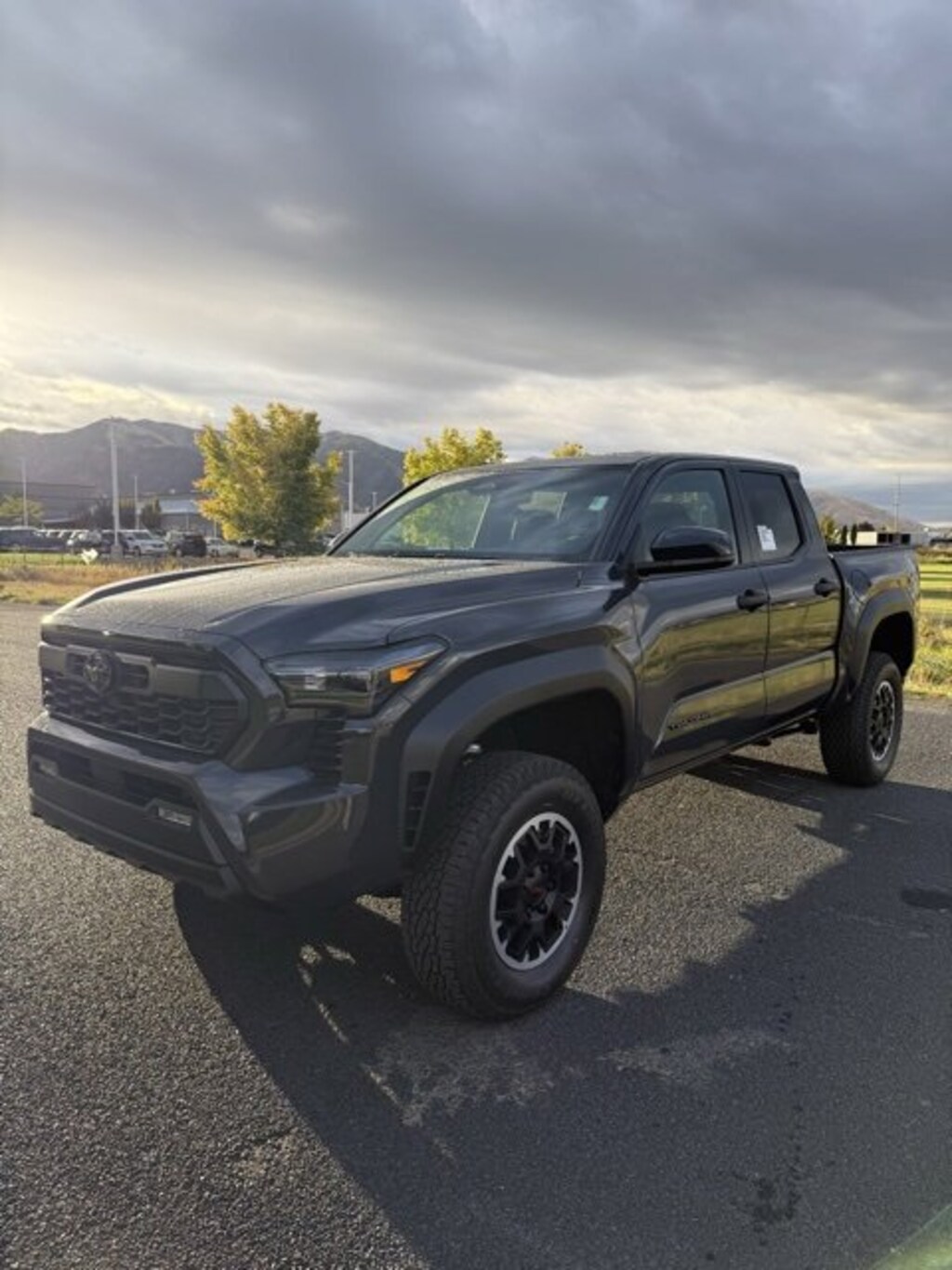 New 2025 Toyota Tacoma TRD Off Road Double Cab 5' Bed AT Truck Double Cab