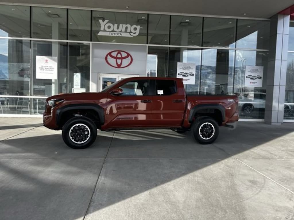 New 2025 Toyota Tacoma TRD Off Road Double Cab 5' Bed AT Truck Double Cab