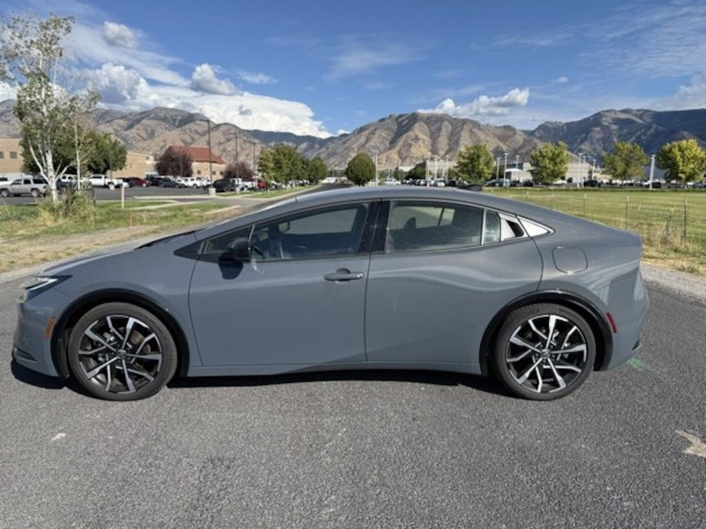 Used 2024 Toyota Prius Prime XSE Premium Hatchback