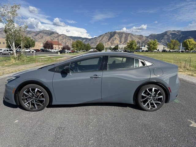 2024 Toyota Prius Prime XSE Premium photo 2