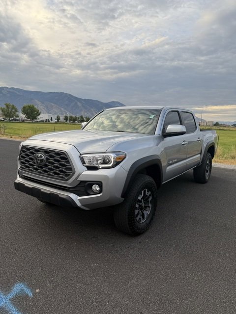 2023 Toyota Tacoma TRD Off-Road photo 2