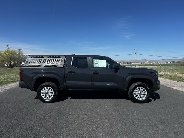 2025 Toyota Tacoma SR5 Double Cab photo 4
