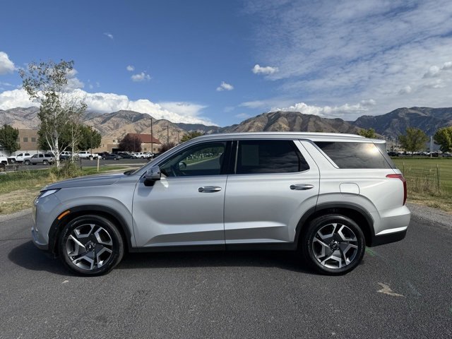 2024 Hyundai Palisade Limited photo 2