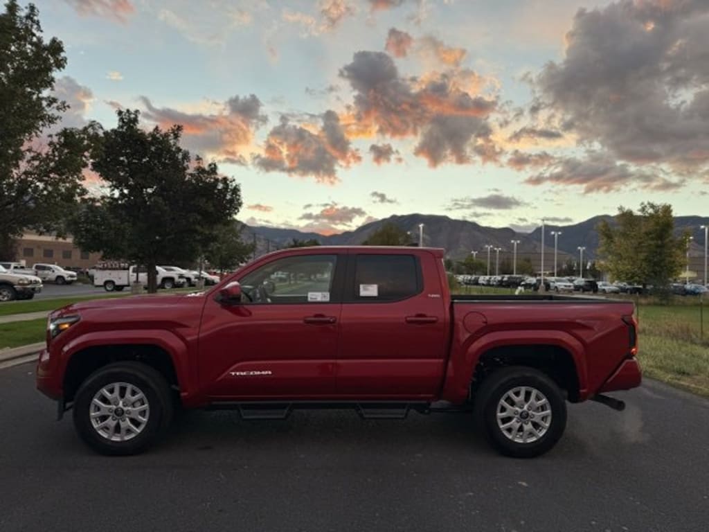 New 2025 Toyota Tacoma SR5 Double Cab 5' Bed AT Truck Double Cab