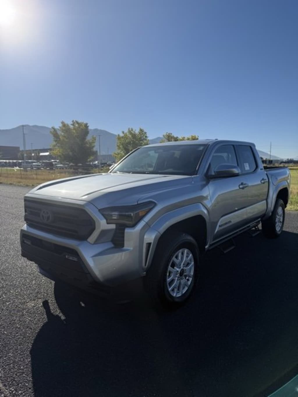 New 2025 Toyota Tacoma SR5 Double Cab 5' Bed AT Truck Double Cab