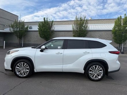 2022 Toyota Highlander Platinum Sport Utility