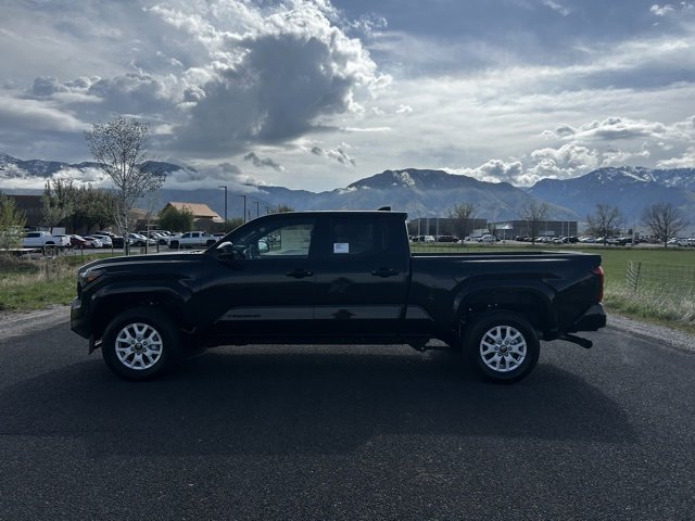 2025 Toyota Tacoma SR5 Double Cab photo 2