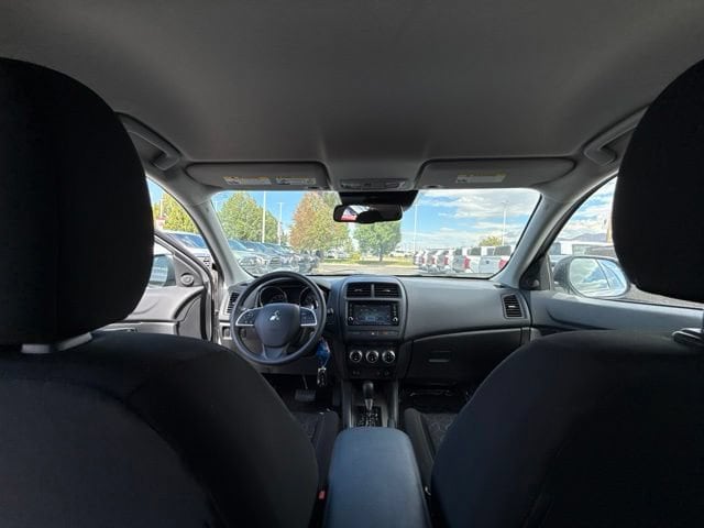 2025 Mitsubishi Outlander Sport ES - Photo 23