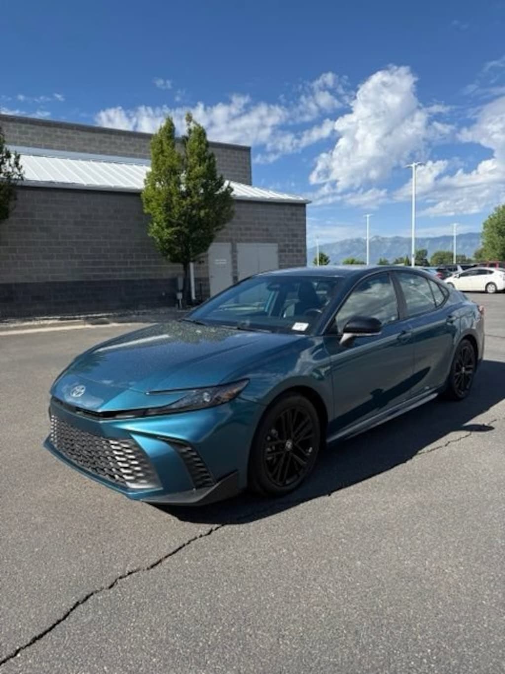Used 2025 Toyota Camry SE Sedan