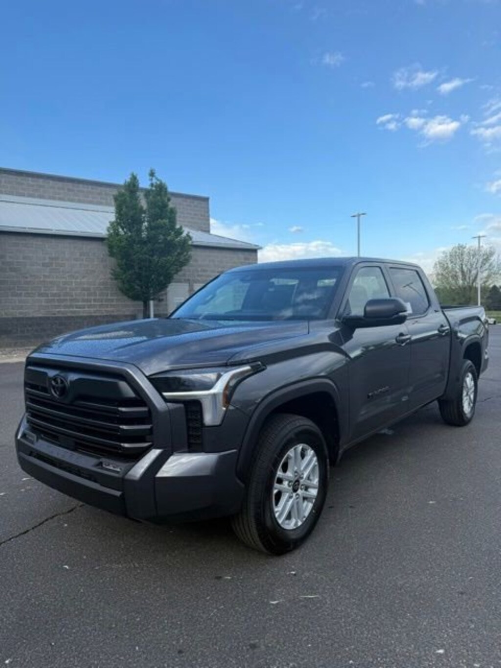 New 2026 Toyota Tundra SR5 CrewMax 5.5' Bed Truck CrewMax