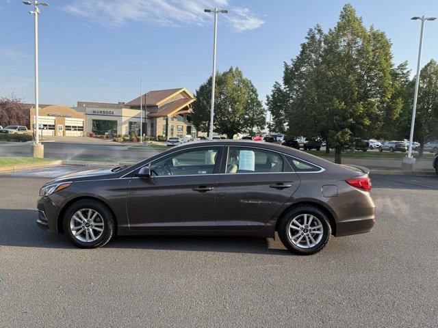 2017 Hyundai Sonata Base photo 2