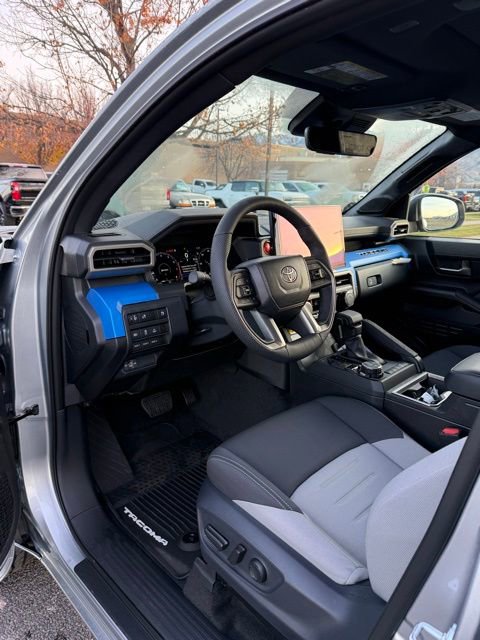2025 Toyota Tacoma TRD Off Road - Photo 12