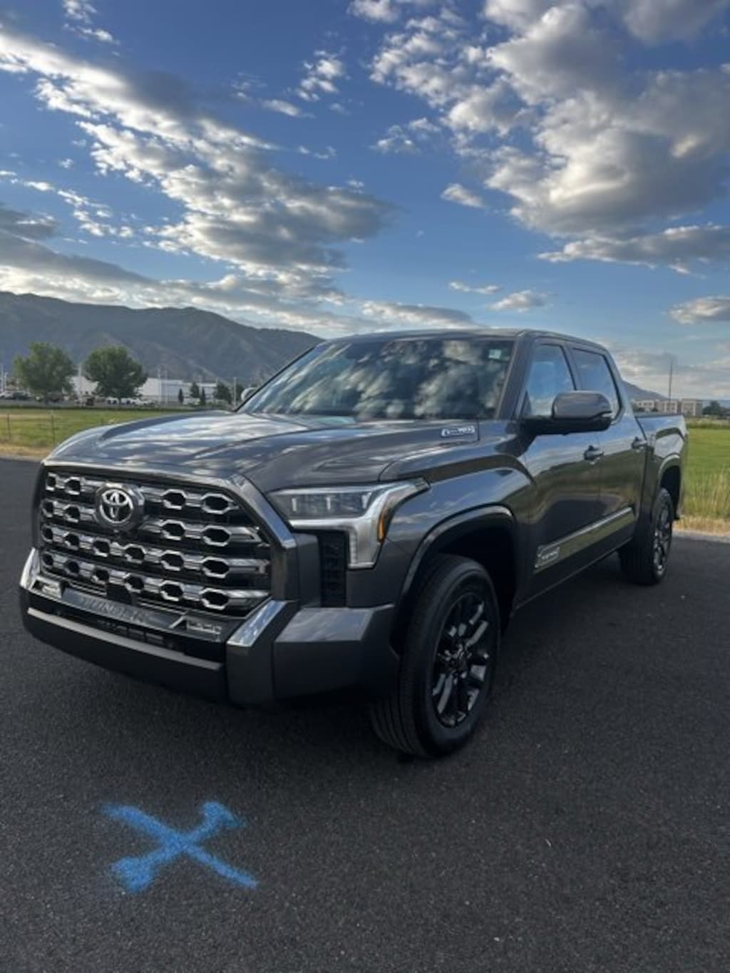 New 2025 Toyota Tundra i-FORCE MAX Platinum Hybrid CrewMax 5.5' Bed Truck CrewMax