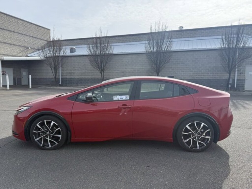 Used 2024 Toyota Prius Prime XSE Premium Hatchback