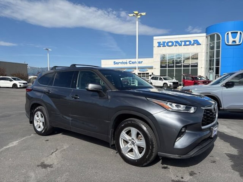 Used 2020 Toyota Highlander LE Sport Utility