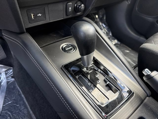 2025 Mitsubishi Outlander Sport ES - Photo 17