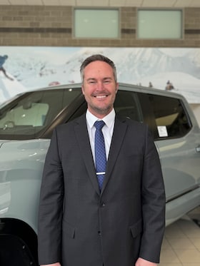 Staff member Leland Jones from ID_5fb509367a34