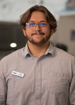Staff member Lain Carpenter from ID_45e81295c46c