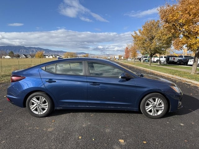 2019 Hyundai Elantra SEL photo 4