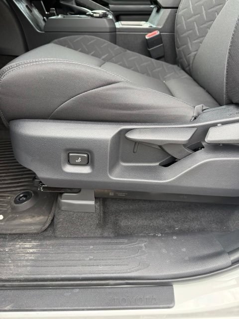 2026 Toyota Tacoma SR5 - Photo 17
