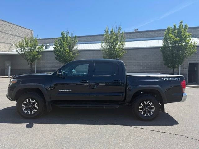 2017 Toyota Tacoma TRD Off Road Double Cab 4x4 V6 M/T SB's photo