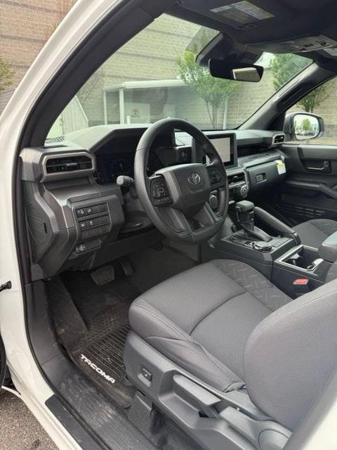 2026 Toyota Tacoma SR5 - Photo 13