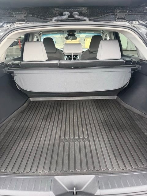 2023 Toyota Venza LE - Photo 10