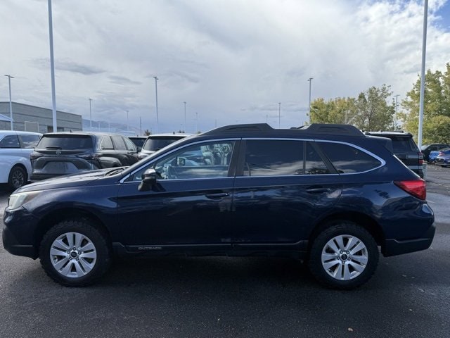 2018 Subaru Outback 2.5i Premium photo 2