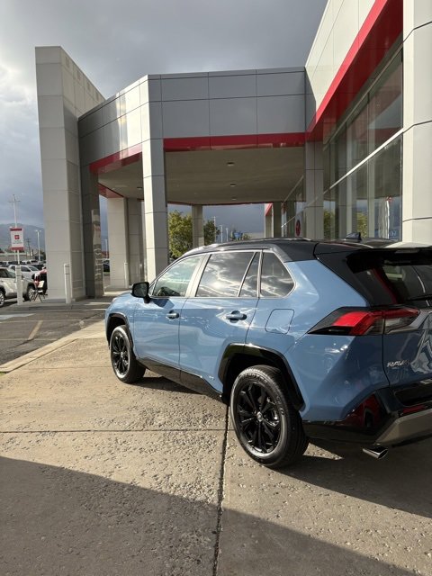 2025 Toyota RAV4 Hybrid XSE photo 4