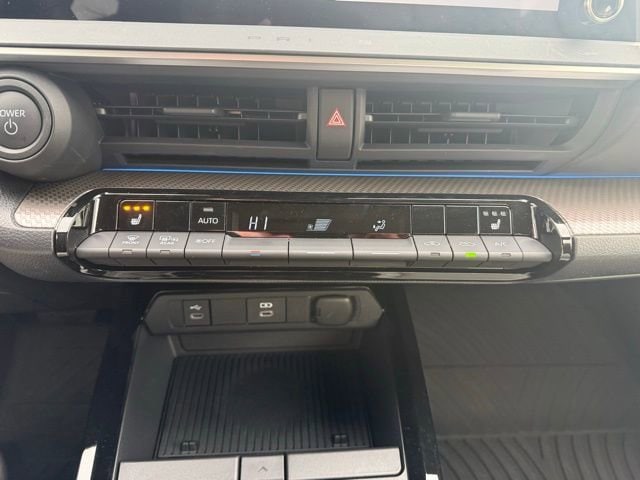 2026 Toyota Prius XLE - Photo 24