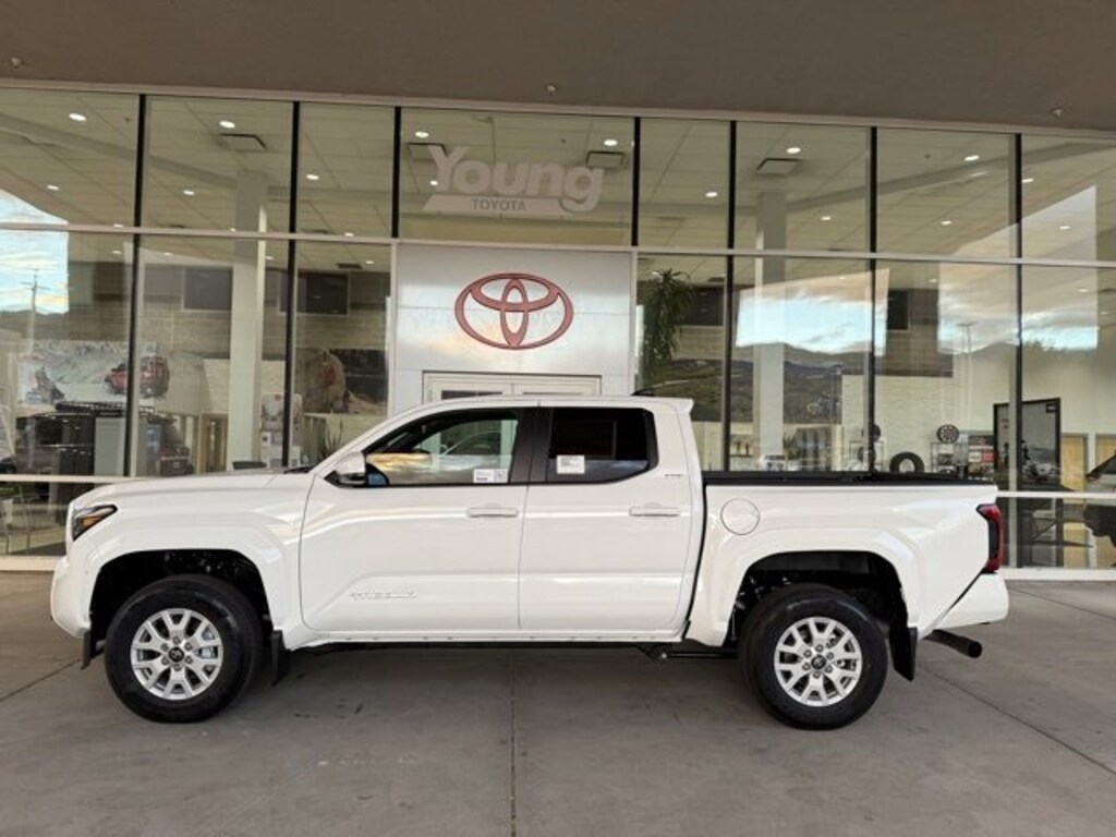 New 2025 Toyota Tacoma SR5 Double Cab 5' Bed AT Truck Double Cab