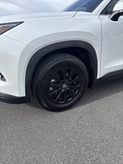 2025 Toyota Grand Highlander Hybrid XLE Sport photo 3