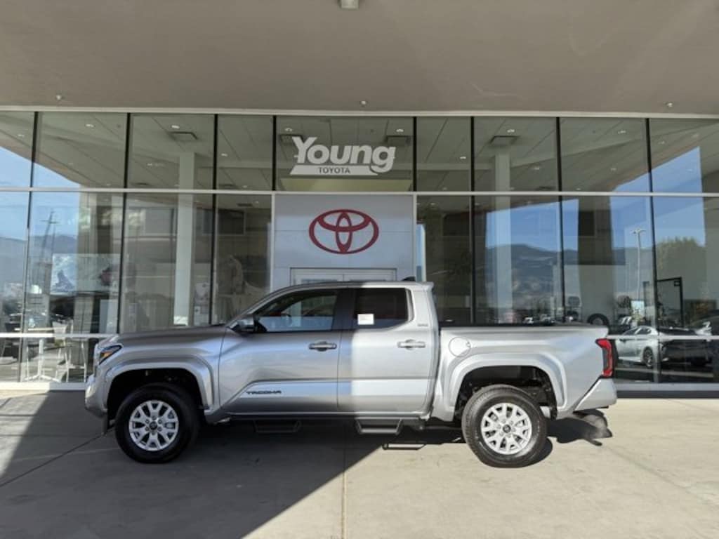 New 2025 Toyota Tacoma SR5 Double Cab 5' Bed AT Truck Double Cab