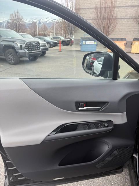 2023 Toyota Venza LE - Photo 14