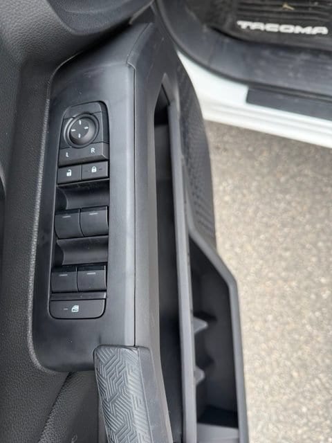 2026 Toyota Tacoma SR5 - Photo 15