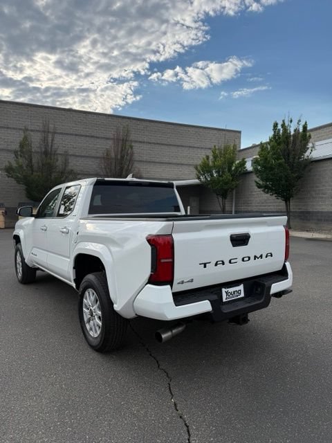 2026 Toyota Tacoma SR5 - Photo 8
