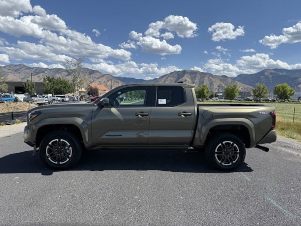 New 2025 Toyota Tacoma TRD Sport Double Cab 5' Bed AT Truck Double Cab