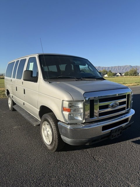 2011 Ford E-350 photo 3