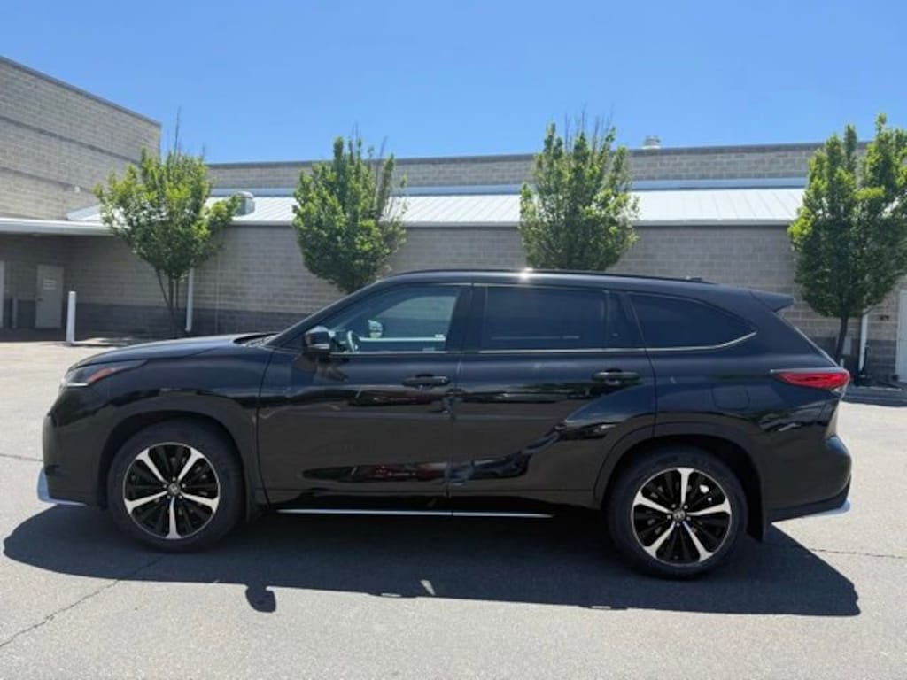 Used 2023 Toyota Highlander XSE Sport Utility