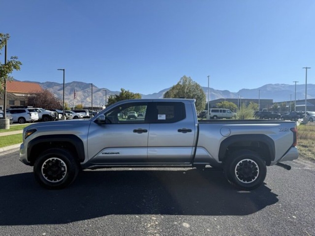 New 2025 Toyota Tacoma TRD Off Road Double Cab 6' Bed AT Truck Double Cab