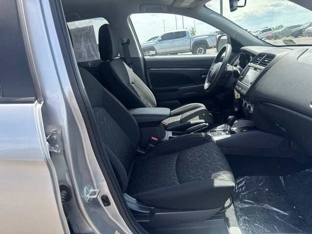 2025 Mitsubishi Outlander Sport ES - Photo 14