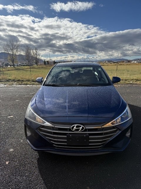 2019 Hyundai Elantra SEL photo 2