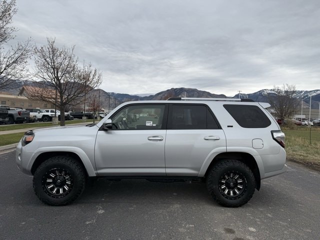 2022 Toyota 4Runner SR5 Premium's photo