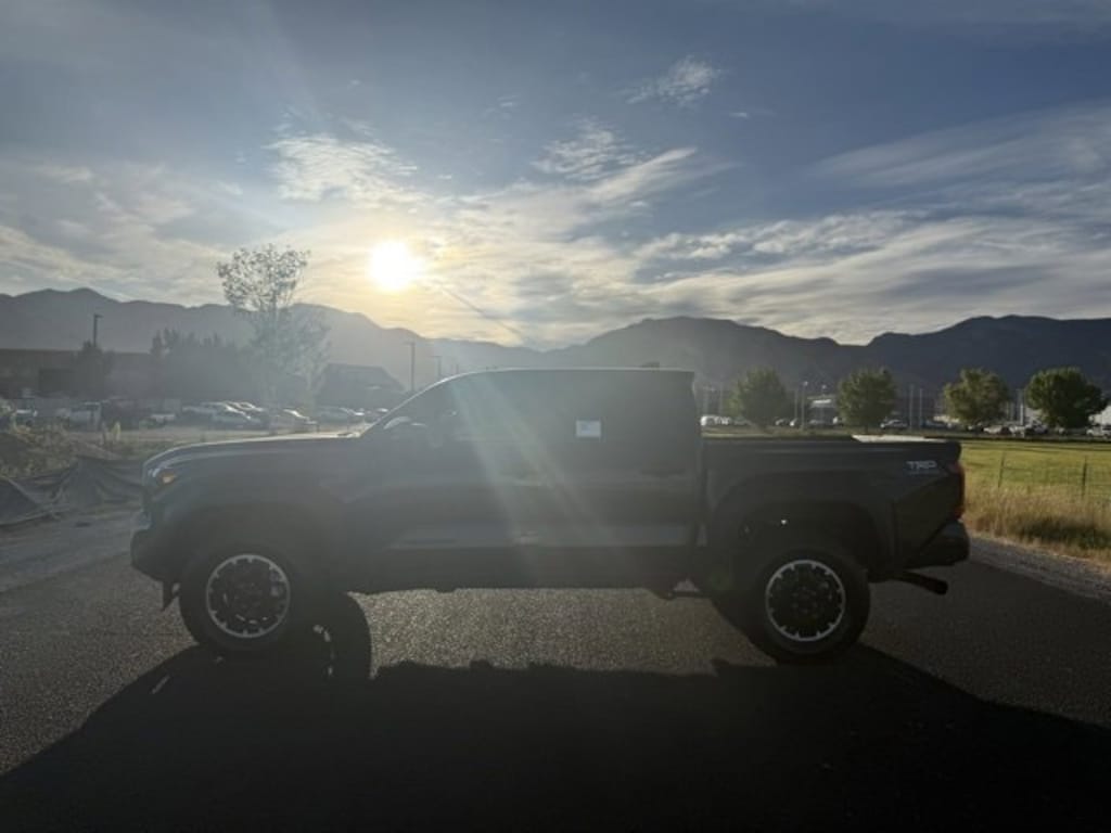 New 2025 Toyota Tacoma i-FORCE MAX TRD Off Road Hybrid Double Cab 5' Bed AT Truck Double Cab