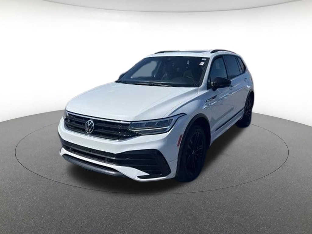 Used 2022 Volkswagen Tiguan SE R-Line Black 2.0T SE R-Line Black 4MOTION