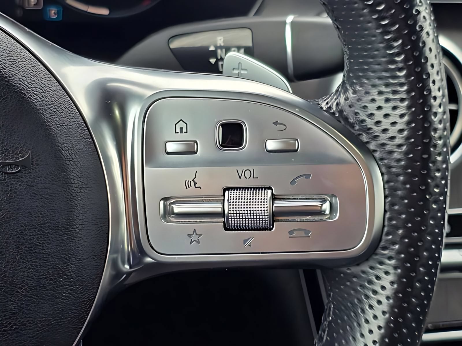 2022 Mercedes-Benz GLC GLC300 - Photo 29