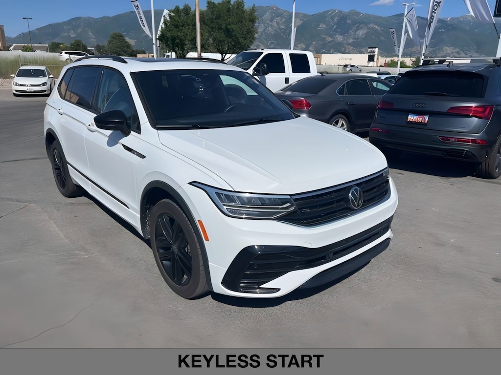 Used 2022 Volkswagen Tiguan SE R-Line Black 2.0T SE R-Line Black 4MOTION