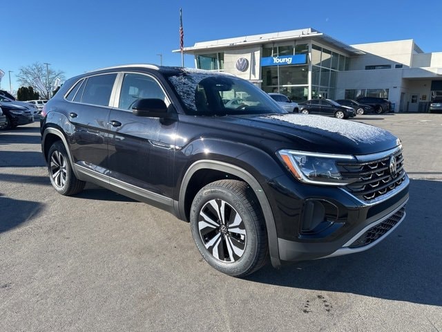 2026 Volkswagen Atlas Cross Sport SE's photo
