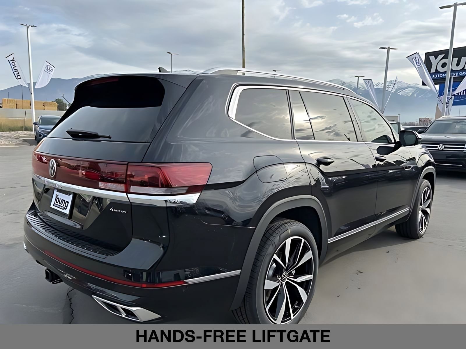 2026 Volkswagen Atlas SEL Premium R-Line - Photo 9