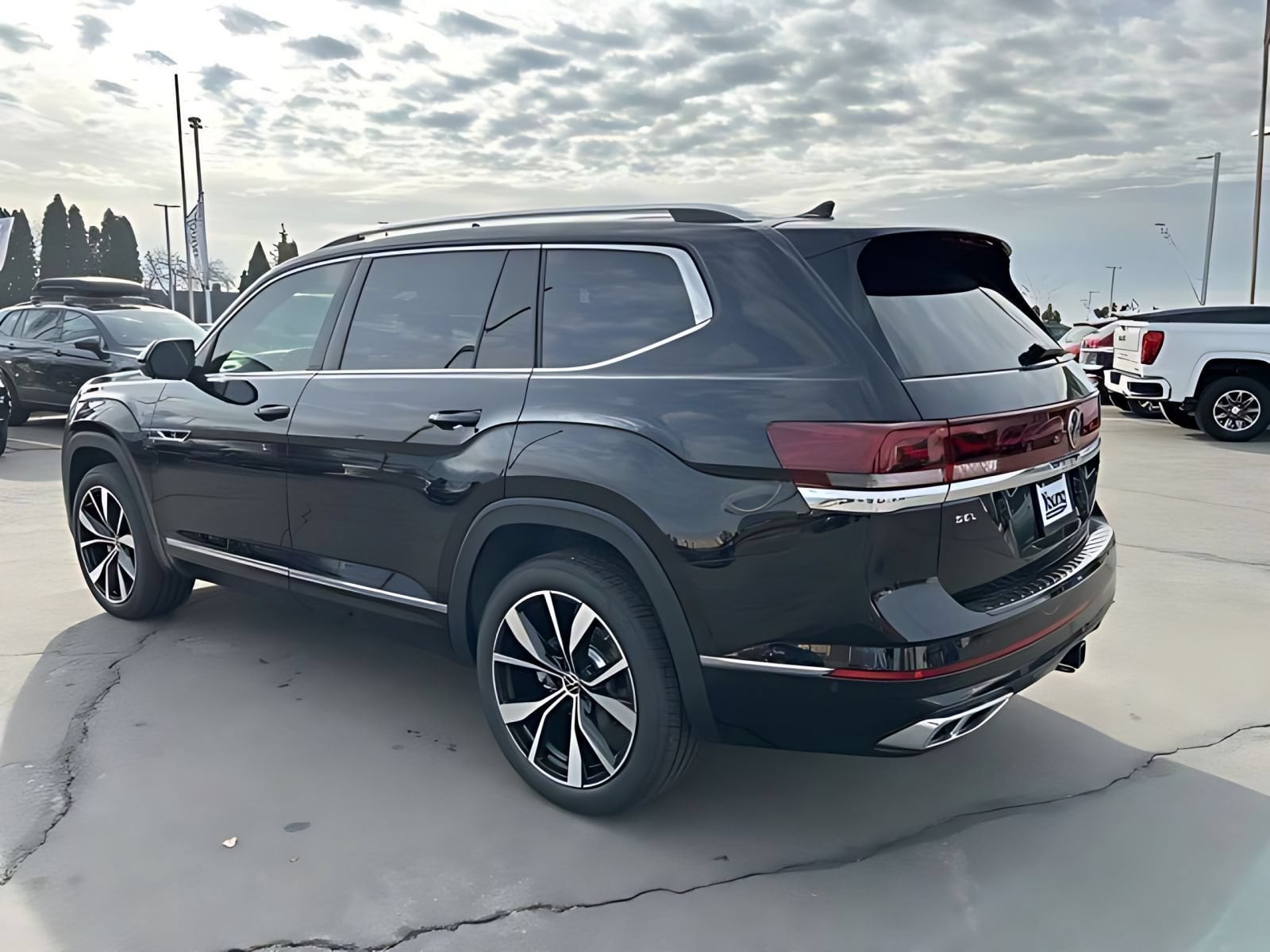 2026 Volkswagen Atlas SEL Premium R-Line - Photo 16